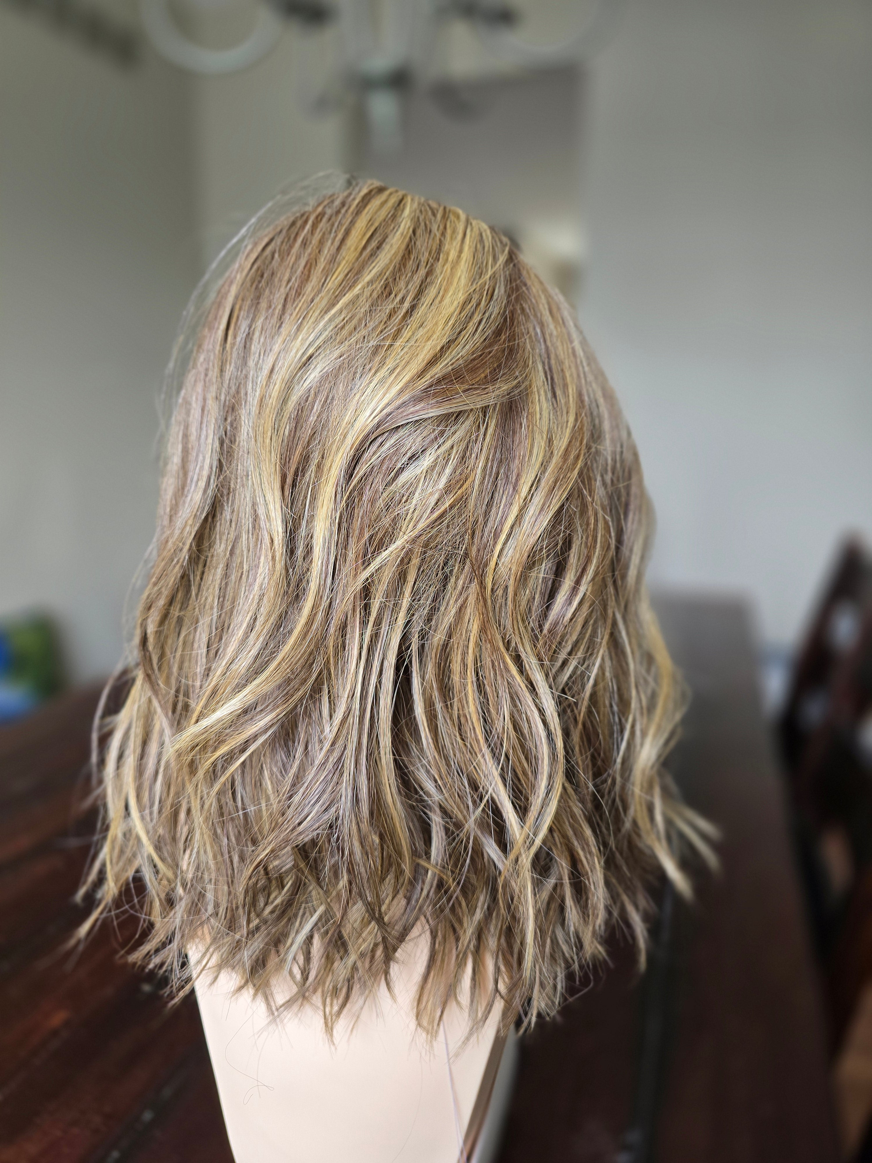 Wavy Day - Holly Deals (golden walnut)