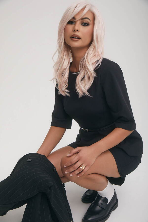 Glam Wavez Wig - Heat Friendly
